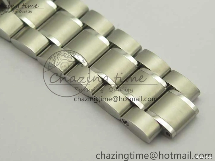 0217 UrbanChic Speedmaster Moonwatch OMF 1:1 Best Edition White Dial Black Hand on SS Bracelet A 8045